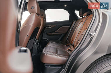 Внедорожник / Кроссовер Jaguar F-Pace 2019 в 
