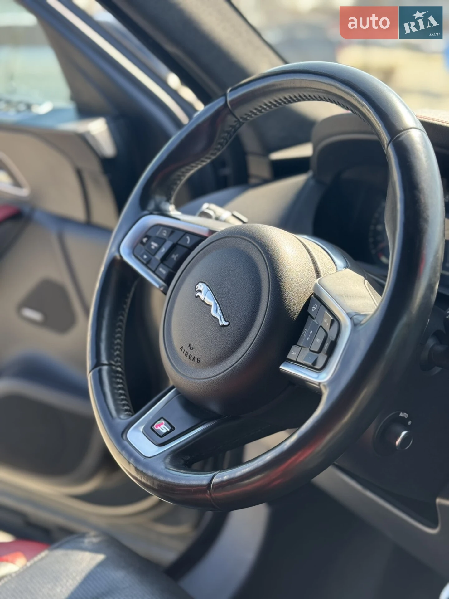 2018 Jaguar F-Pace - мініатюра 18