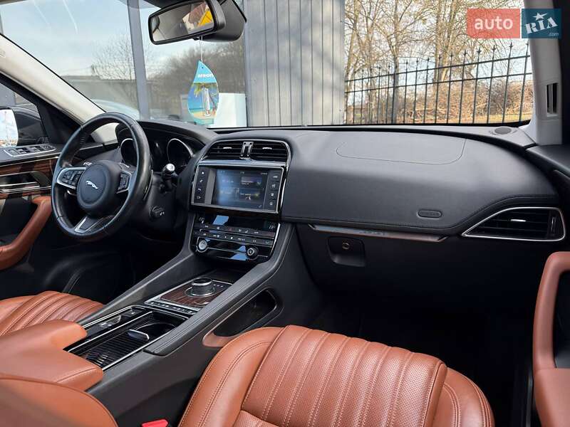 Позашляховик / Кросовер Jaguar F-Pace 2017 в Хмельницькому фото 27 Позашляховик / Кросовер Jaguar F-Pace 2017 в Хмельницькому