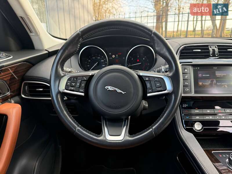 Позашляховик / Кросовер Jaguar F-Pace 2017 в Хмельницькому фото 29 Позашляховик / Кросовер Jaguar F-Pace 2017 в Хмельницькому