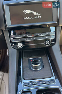Позашляховик / Кросовер Jaguar F-Pace 2019 в 