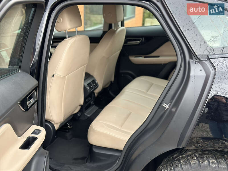 Позашляховик / Кросовер Jaguar F-Pace 2016 в Івано-Франківську