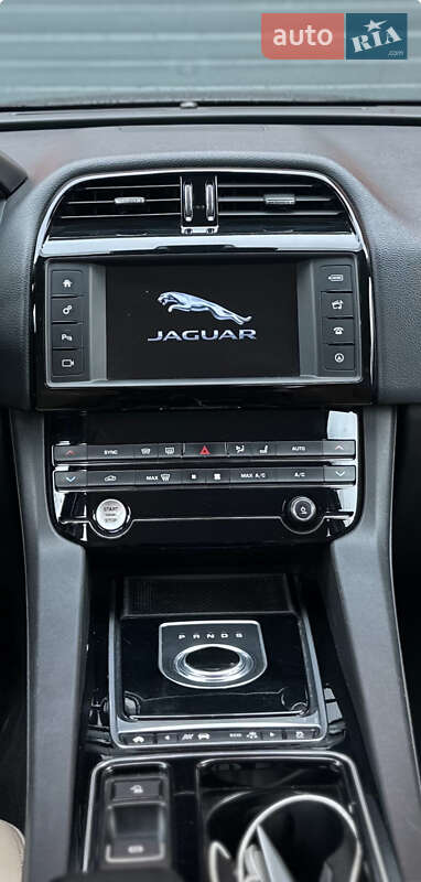 Позашляховик / Кросовер Jaguar F-Pace 2016 в Івано-Франківську