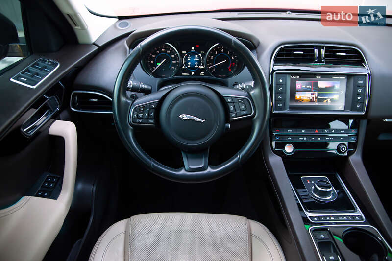 Внедорожник / Кроссовер Jaguar F-Pace 2016 в Киеве фото 13 Внедорожник / Кроссовер Jaguar F-Pace 2016 в Киеве
