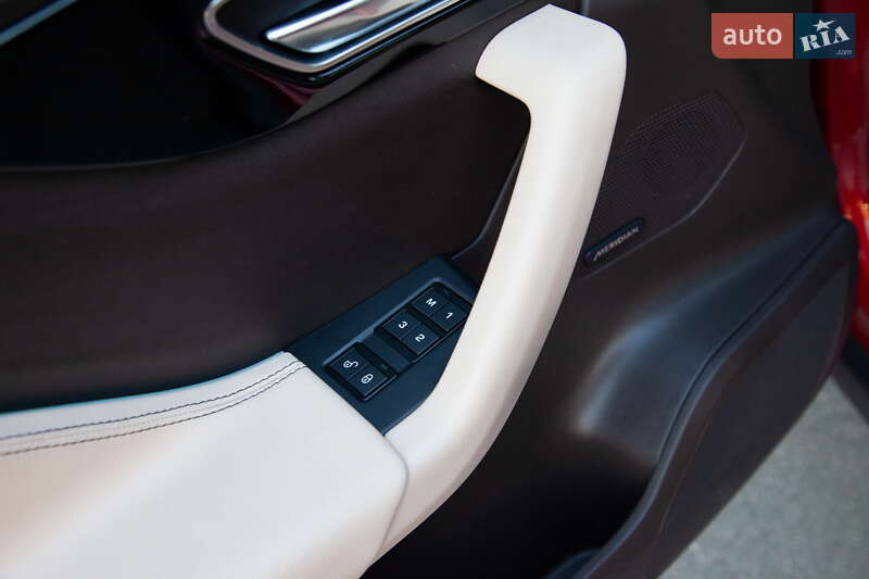Внедорожник / Кроссовер Jaguar F-Pace 2016 в Киеве фото 18 Внедорожник / Кроссовер Jaguar F-Pace 2016 в Киеве
