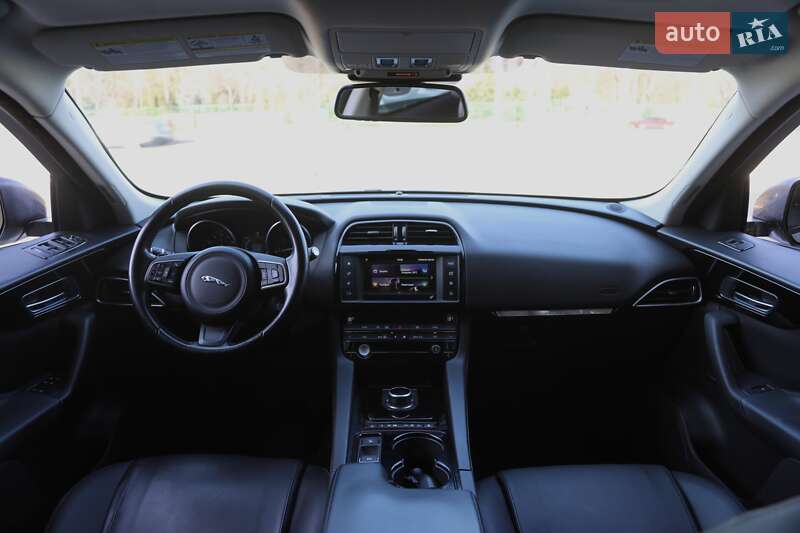Внедорожник / Кроссовер Jaguar F-Pace 2016 в Харькове