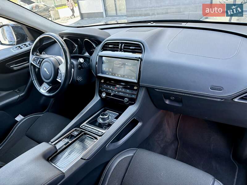 Позашляховик / Кросовер Jaguar F-Pace 2020 в Ужгороді