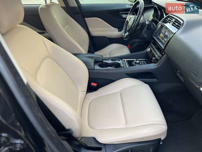 Внедорожник / Кроссовер Jaguar F-Pace 2016 в Ужгороде