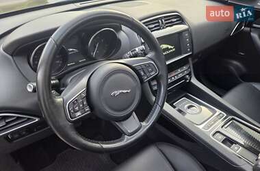 Внедорожник / Кроссовер Jaguar F-Pace 2018 в 