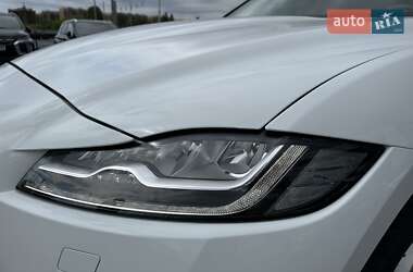 Внедорожник / Кроссовер Jaguar F-Pace 2020 в 