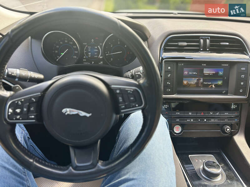 Внедорожник / Кроссовер Jaguar F-Pace 2016 в Стрые фото 33 Внедорожник / Кроссовер Jaguar F-Pace 2016 в Стрые