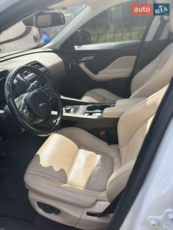 Внедорожник / Кроссовер Jaguar F-Pace 2016 в Стрые фото 45 Внедорожник / Кроссовер Jaguar F-Pace 2016 в Стрые