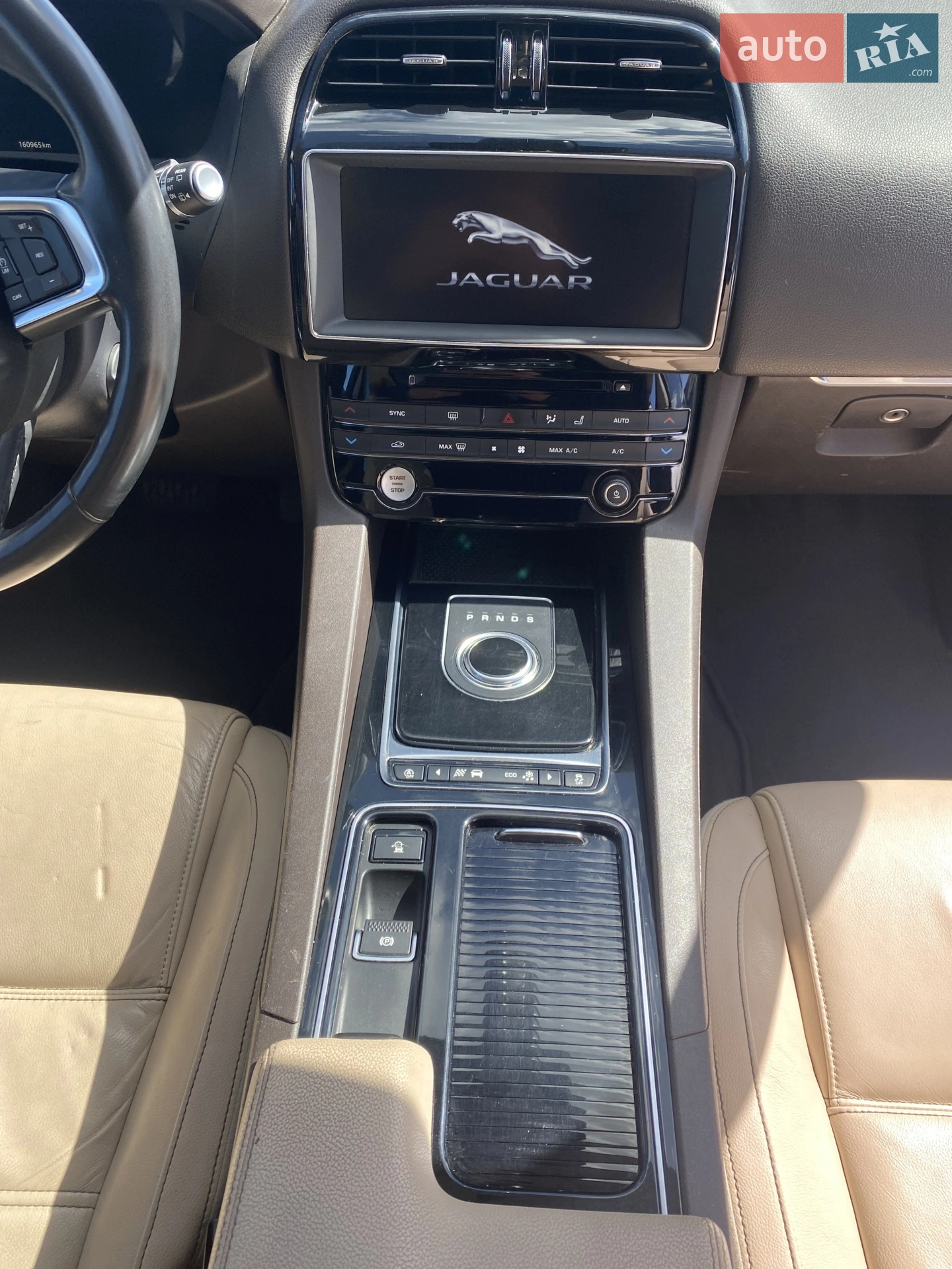 2017 Jaguar F-Pace - мініатюра 11