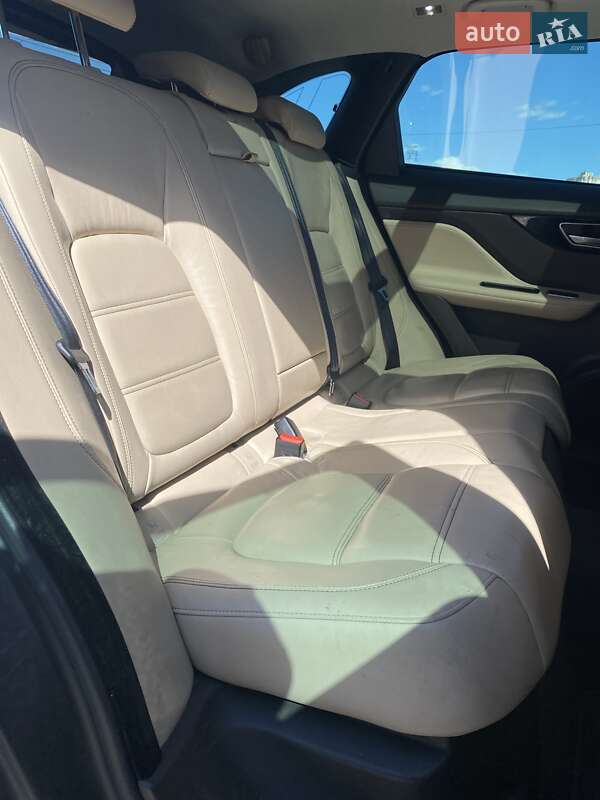 Внедорожник / Кроссовер Jaguar F-Pace 2017 в Киеве
