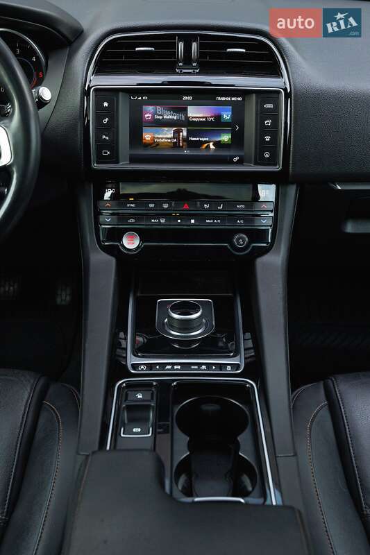 Внедорожник / Кроссовер Jaguar F-Pace 2017 в Киеве