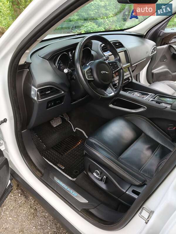 Внедорожник / Кроссовер Jaguar F-Pace 2019 в Киеве