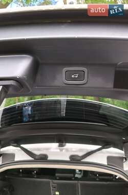 Внедорожник / Кроссовер Jaguar F-Pace 2019 в 