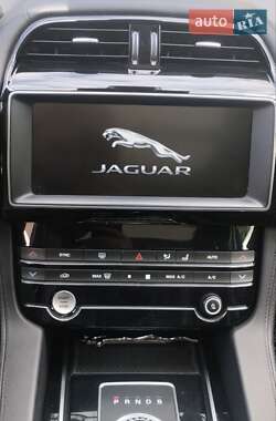 Внедорожник / Кроссовер Jaguar F-Pace 2019 в 
