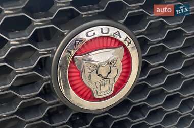 Внедорожник / Кроссовер Jaguar F-Pace 2017 в 