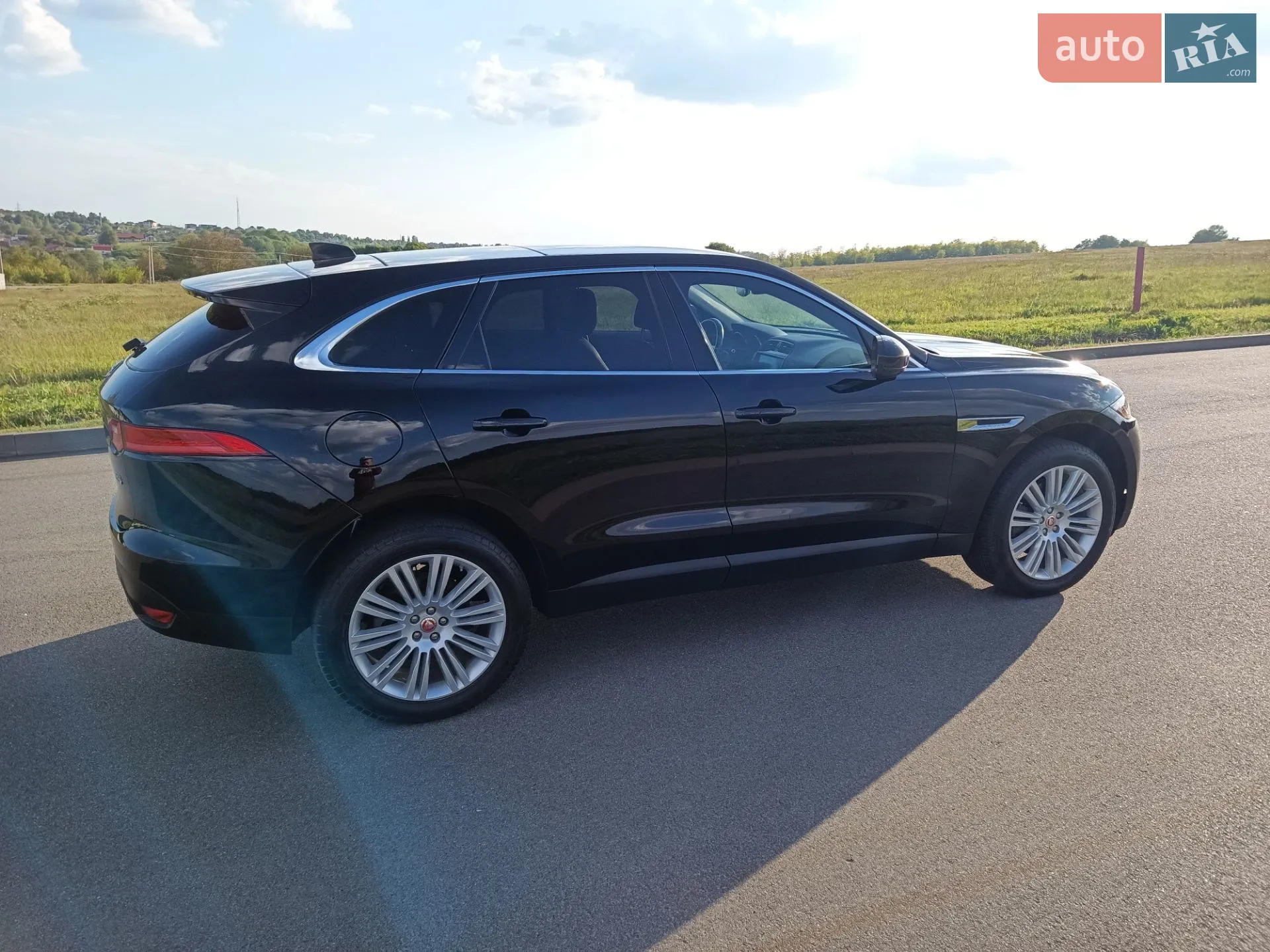 2019 Jaguar F-Pace - мініатюра 30