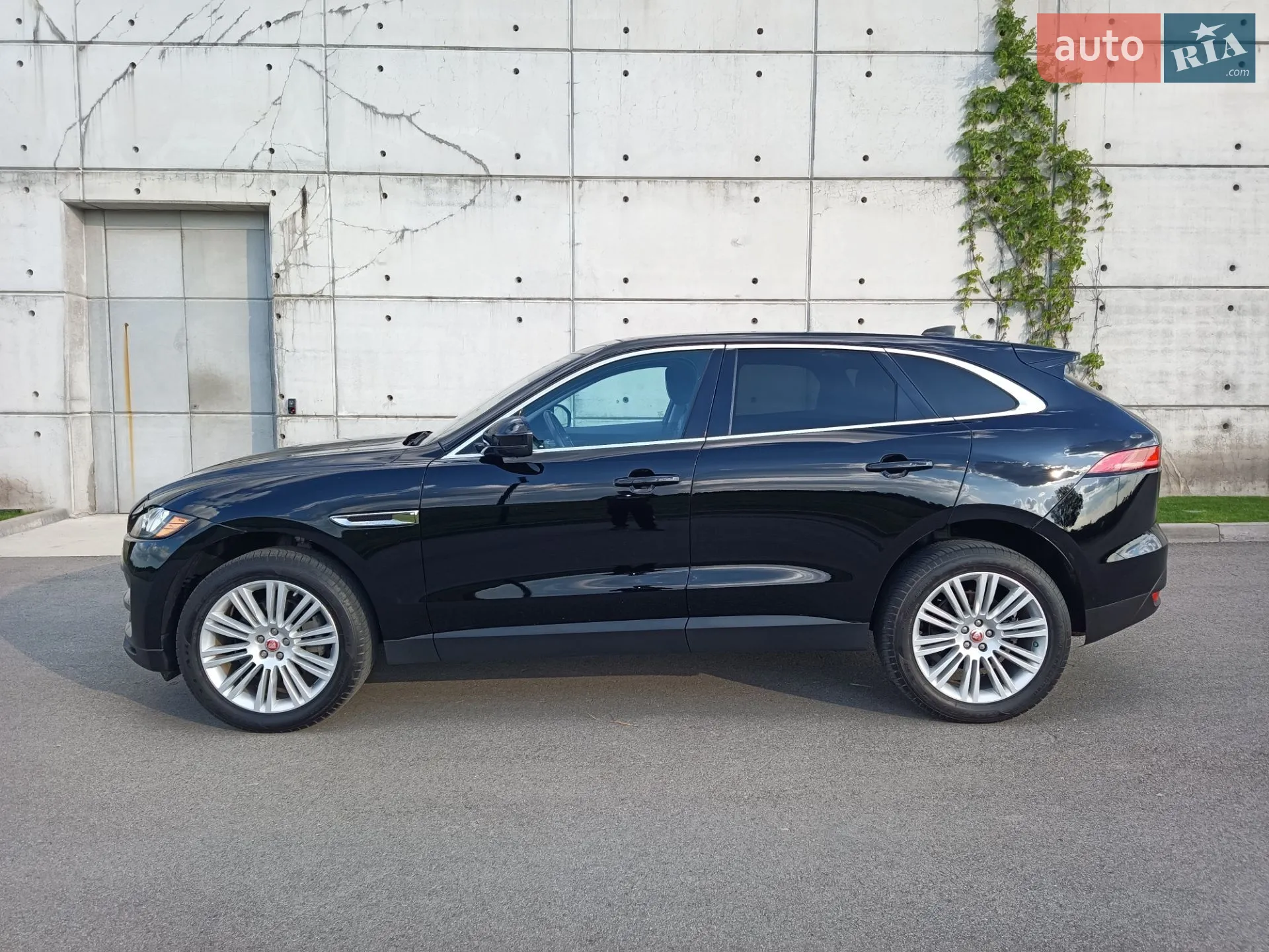 2019 Jaguar F-Pace - мініатюра 47
