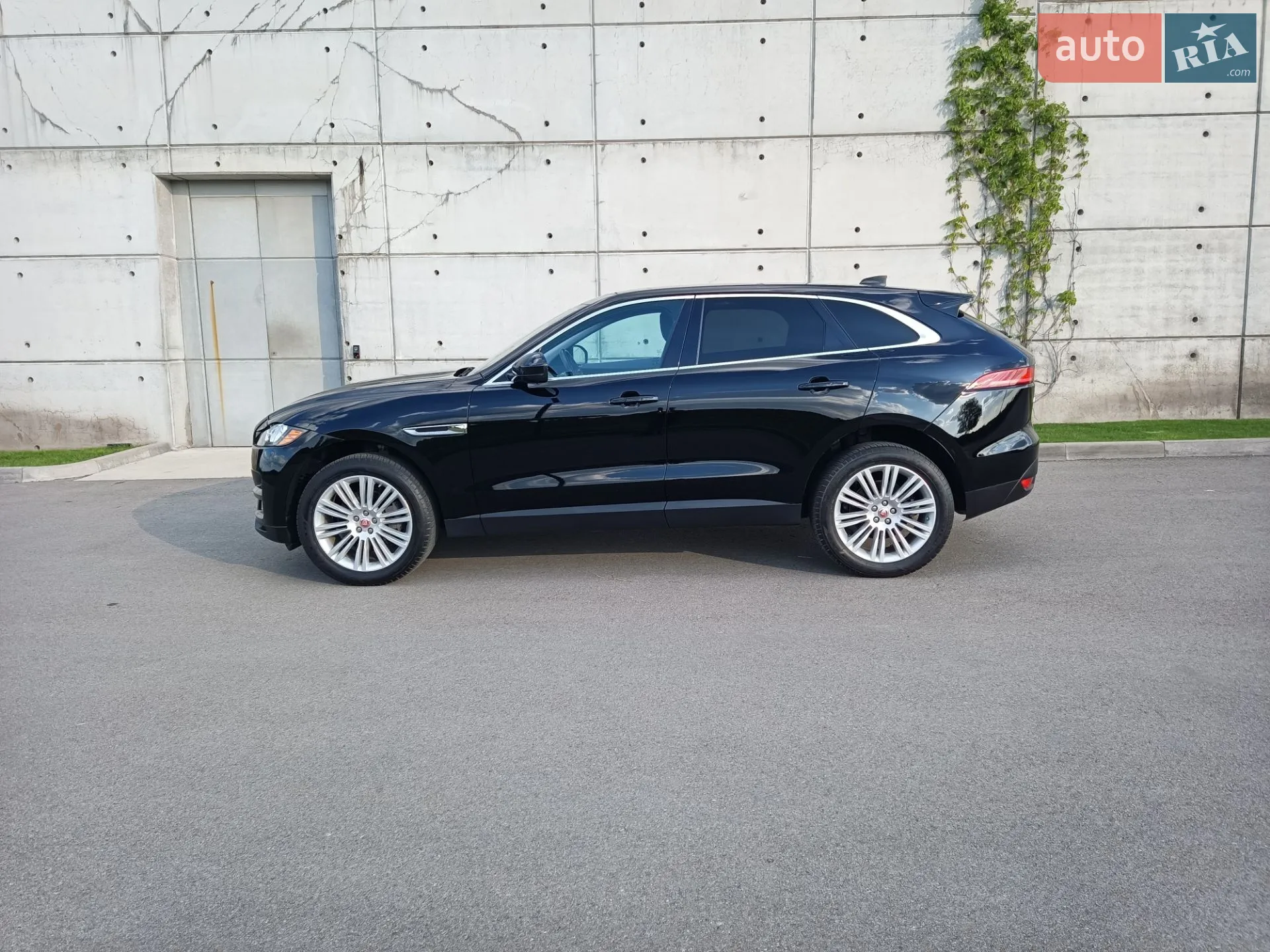 2019 Jaguar F-Pace - мініатюра 48