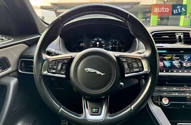 Внедорожник / Кроссовер Jaguar F-Pace 2017 в 