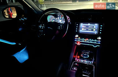 Внедорожник / Кроссовер Jaguar F-Pace 2016 в 