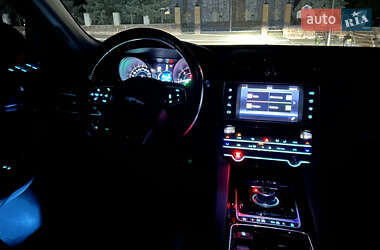 Внедорожник / Кроссовер Jaguar F-Pace 2016 в 