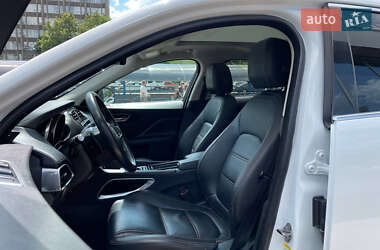Внедорожник / Кроссовер Jaguar F-Pace 2019 в 