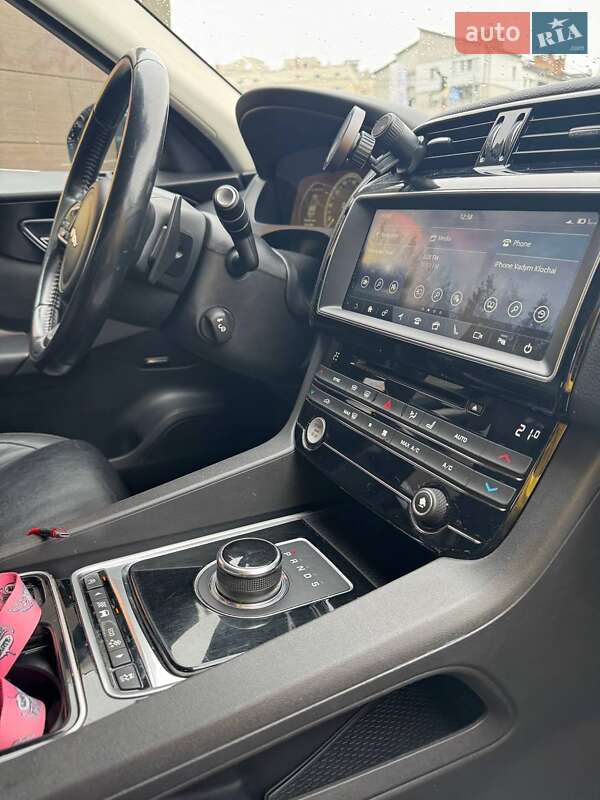 Внедорожник / Кроссовер Jaguar F-Pace 2016 в Киеве