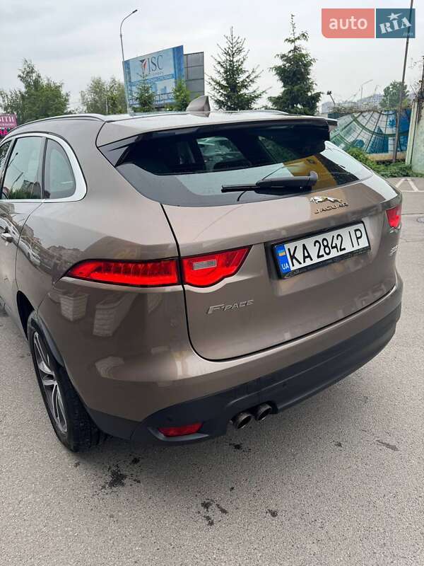Внедорожник / Кроссовер Jaguar F-Pace 2016 в Киеве