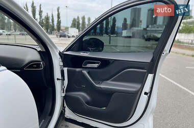 Внедорожник / Кроссовер Jaguar F-Pace 2018 в 