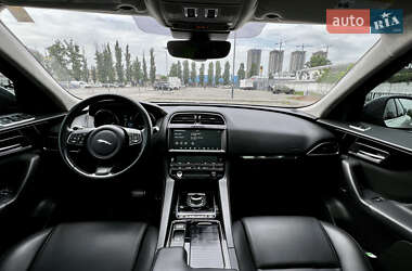 Внедорожник / Кроссовер Jaguar F-Pace 2018 в 