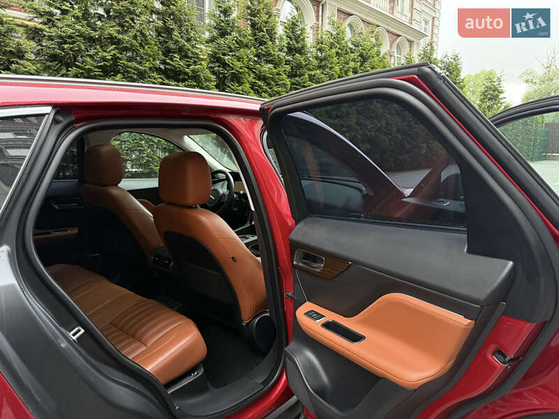 Позашляховик / Кросовер Jaguar F-Pace 2017 в Києві