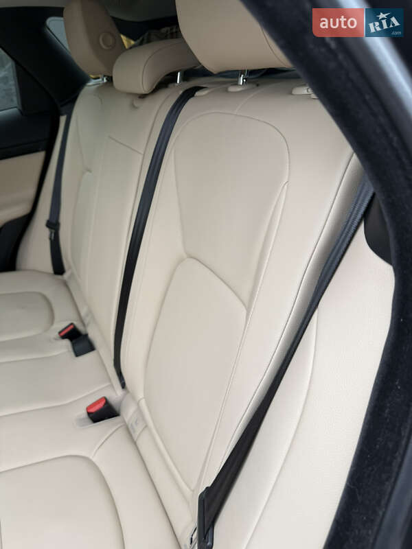 Внедорожник / Кроссовер Jaguar F-Pace 2017 в Ровно