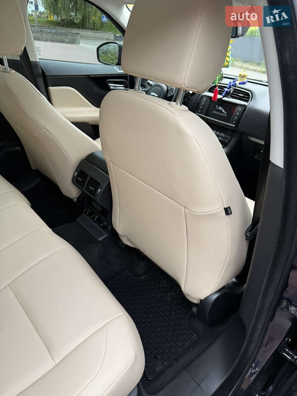 Внедорожник / Кроссовер Jaguar F-Pace 2017 в Ровно