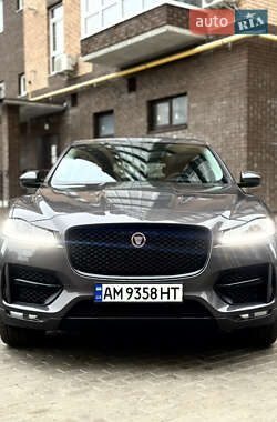 Внедорожник / Кроссовер Jaguar F-Pace 2016 в 