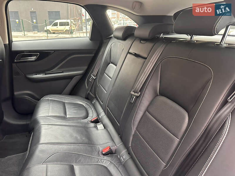 Позашляховик / Кросовер Jaguar F-Pace 2016 в Житомирі