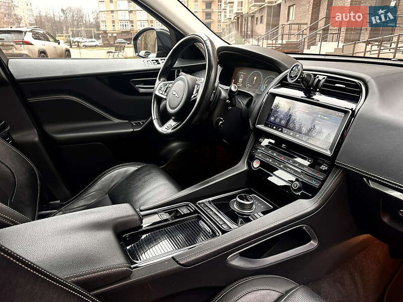 Позашляховик / Кросовер Jaguar F-Pace 2016 в Житомирі