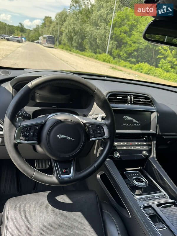 Внедорожник / Кроссовер Jaguar F-Pace 2016 в Днепре