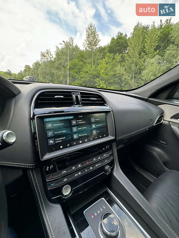 Внедорожник / Кроссовер Jaguar F-Pace 2016 в Днепре