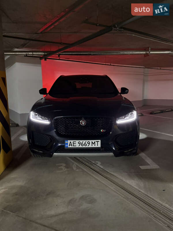 Внедорожник / Кроссовер Jaguar F-Pace 2017 в 