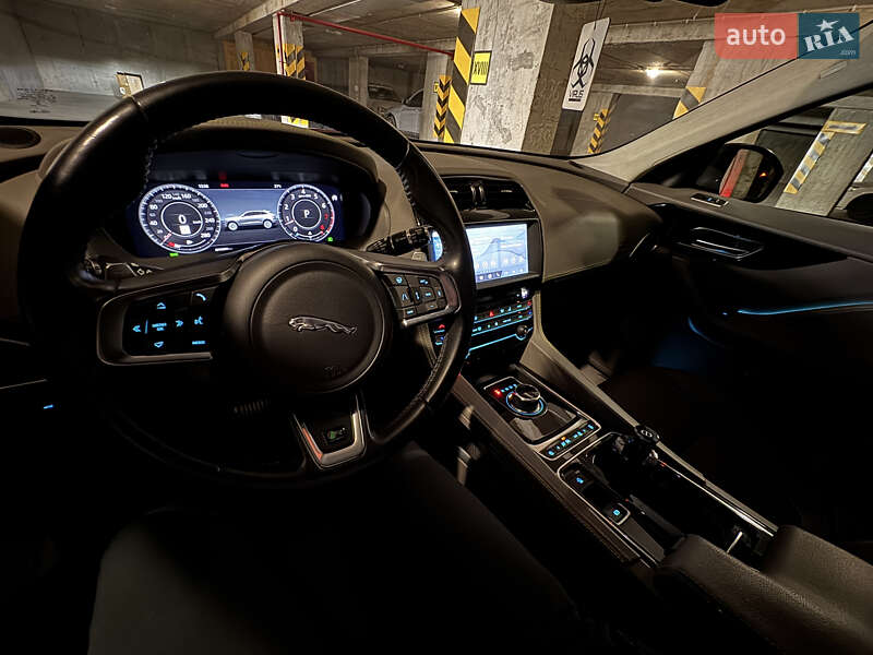 Внедорожник / Кроссовер Jaguar F-Pace 2018 в Тернополе