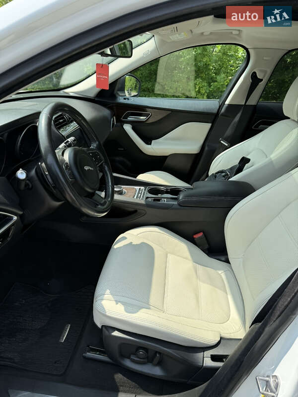 Позашляховик / Кросовер Jaguar F-Pace 2017 в Полтаві