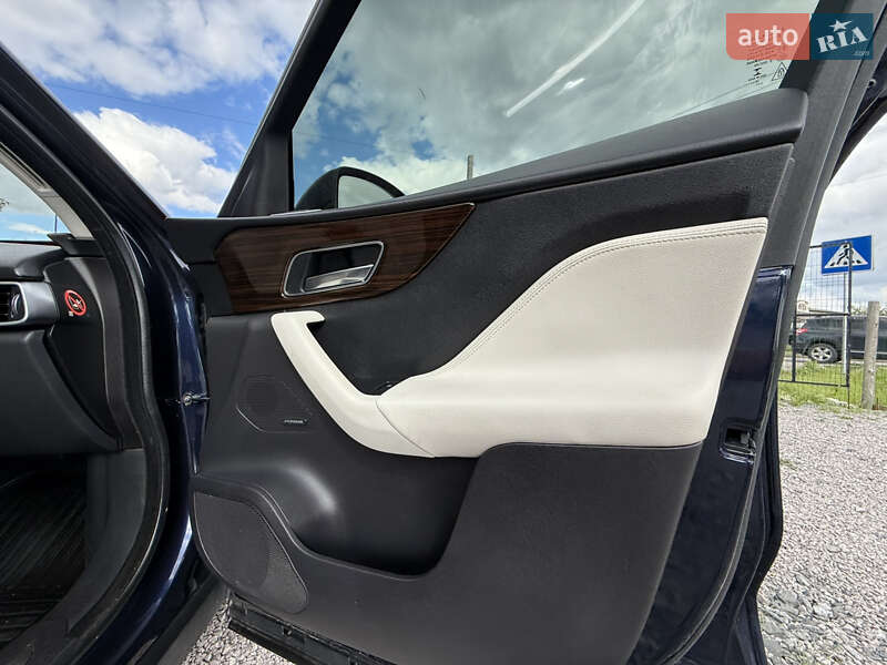 Позашляховик / Кросовер Jaguar F-Pace 2016 в Умані
