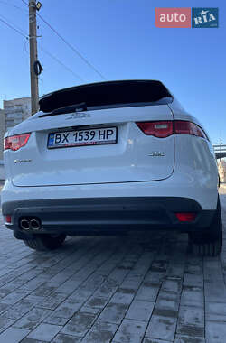 Позашляховик / Кросовер Jaguar F-Pace 2016 в 
