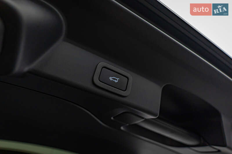 Внедорожник / Кроссовер Jaguar F-Pace 2021 в 