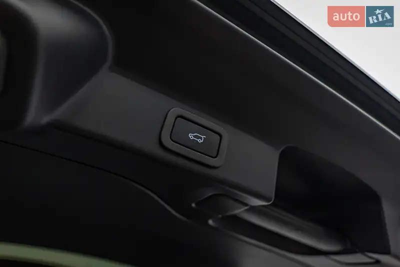 Внедорожник / Кроссовер Jaguar F-Pace 2021 в 