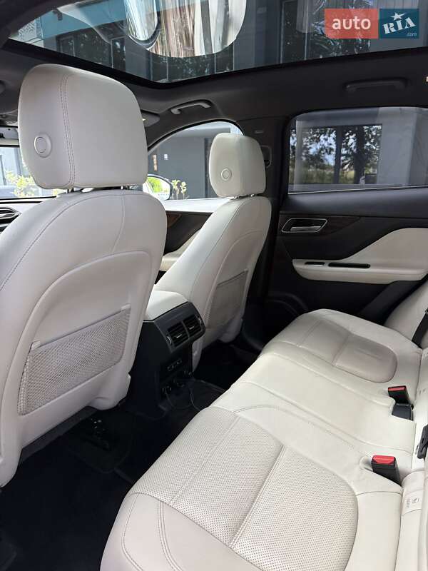 Внедорожник / Кроссовер Jaguar F-Pace 2016 в Чернигове